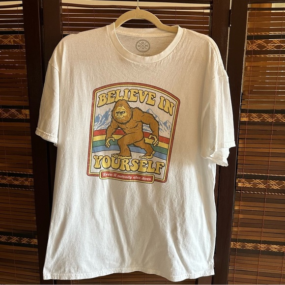 DOM Mens Tee Shirt Believe In Yourself Big Foot Sasquatch Short Sleeves White L - Picture 1 of 3